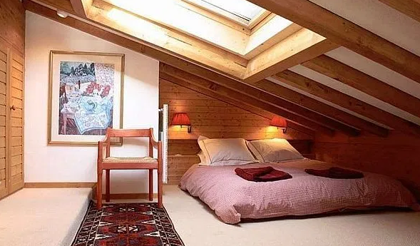 kamar di atap rumah