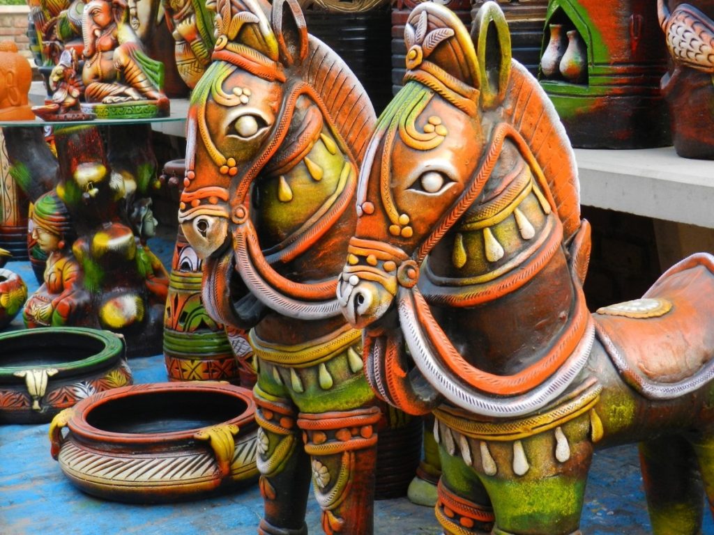 kerajinan dari tanah liat