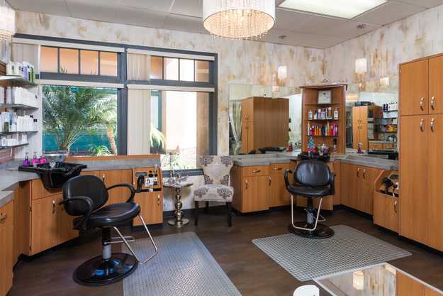 barber dengan furniture set