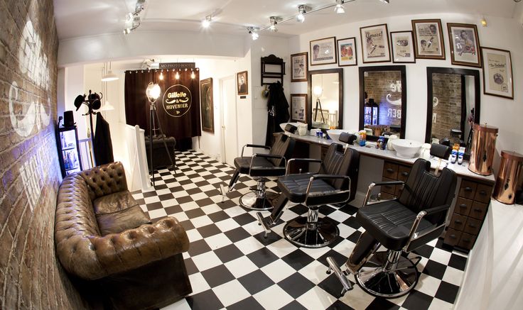 barbershop lantai hitam putih