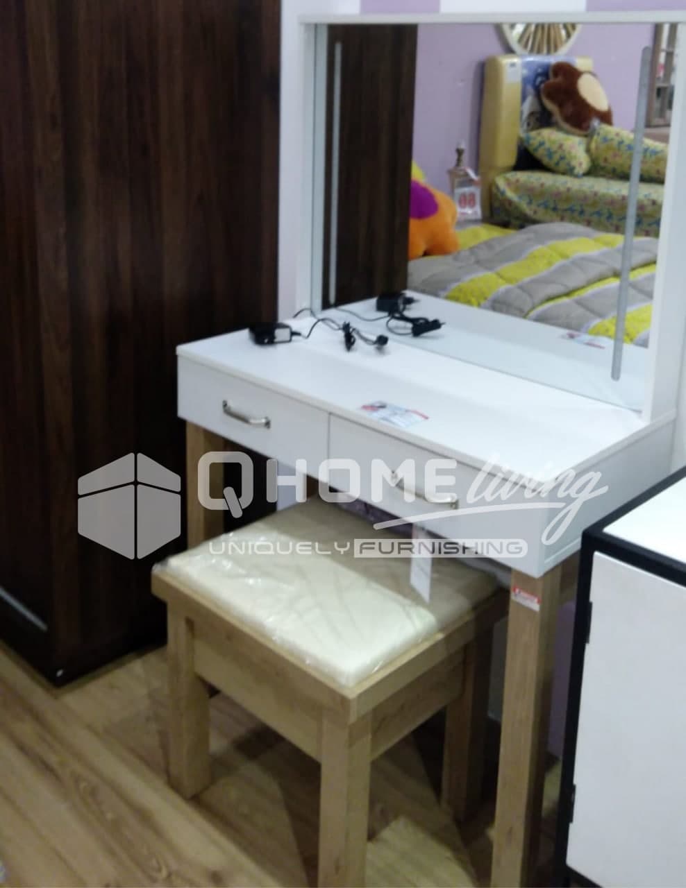 inspirasi model meja rias untuk kamar anda | blog qhomemart