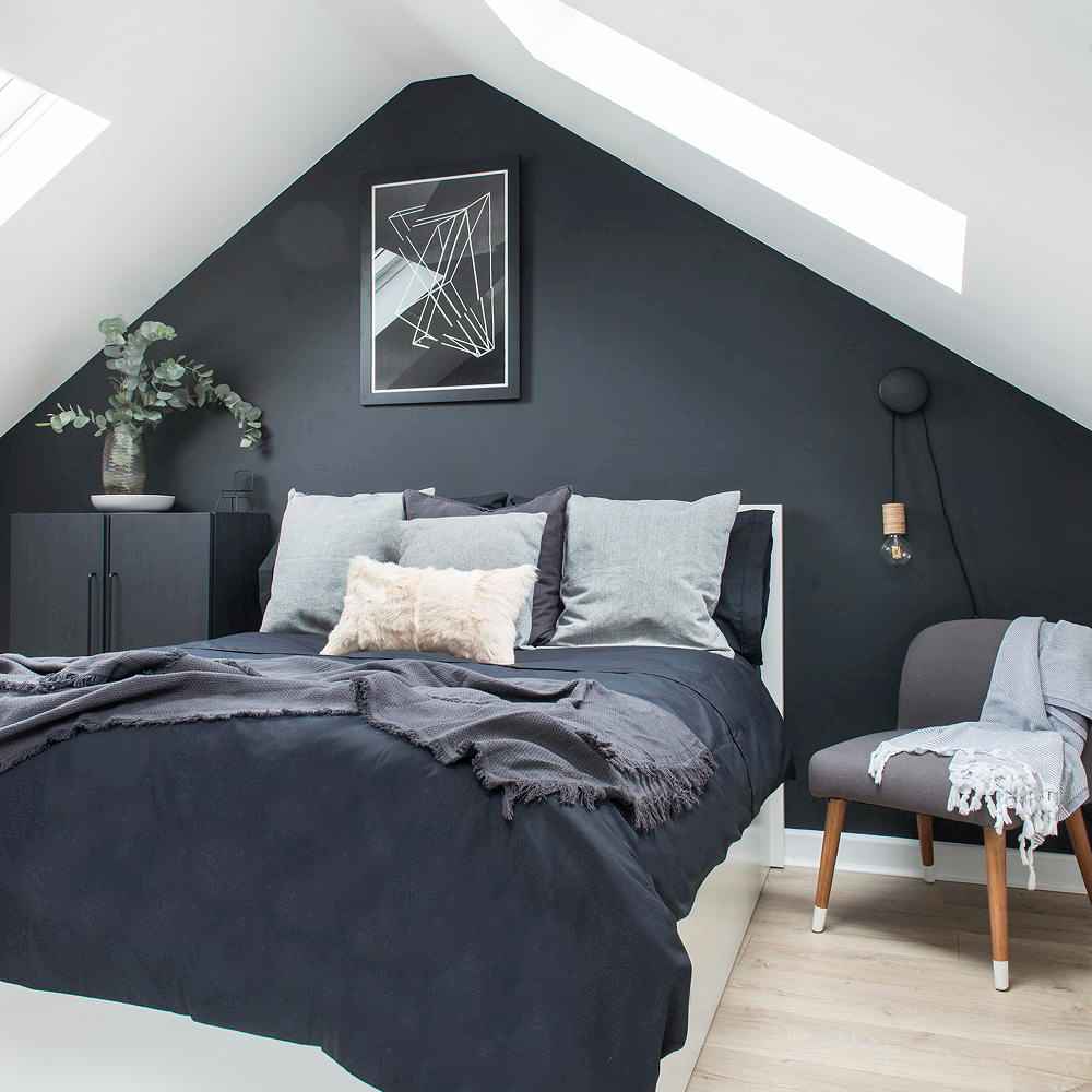 kamar monokrom warna hitam putih