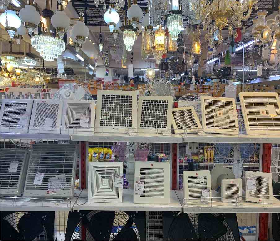 suasana belanja exhaust fan jogja di qhomemart
