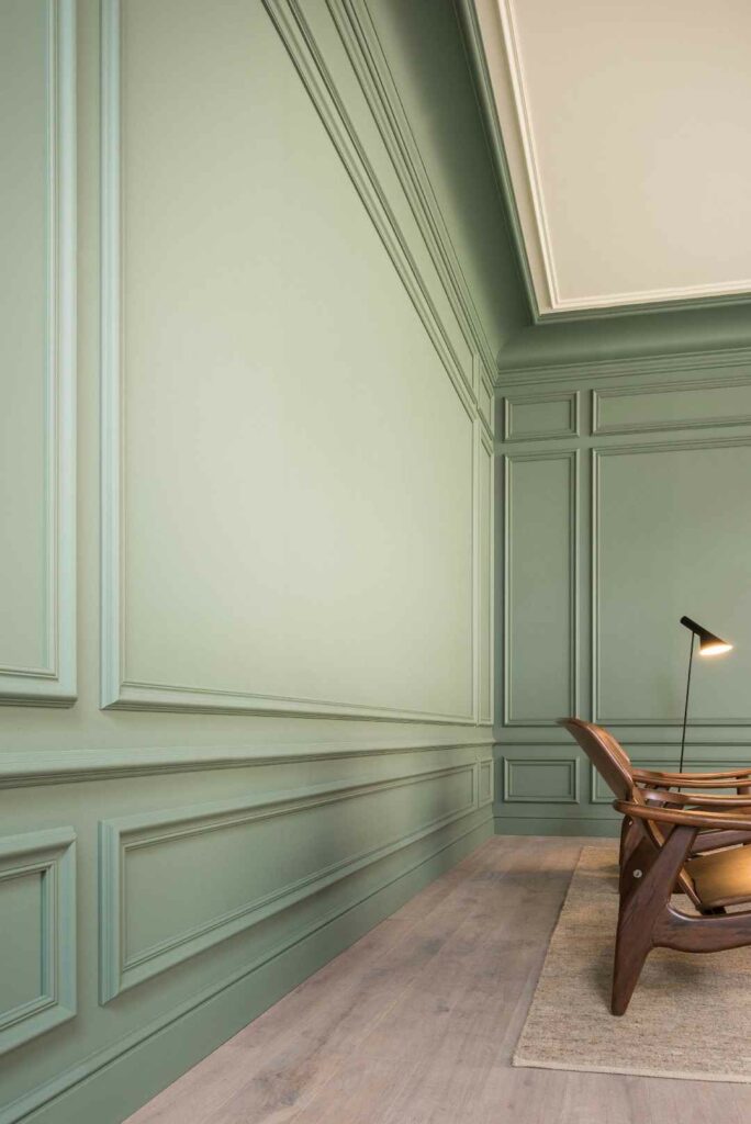 wall moulding warna sage green