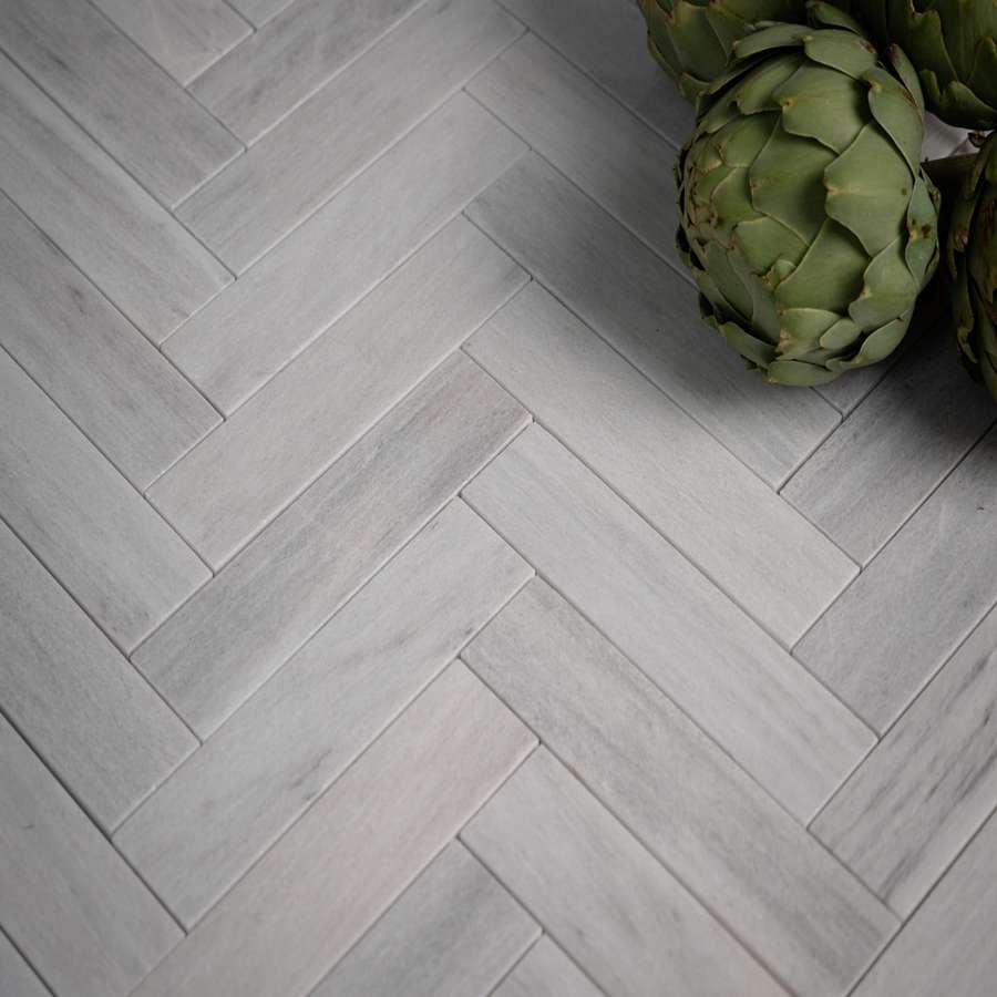 keramik herringbone bikin lantai tidak licin
