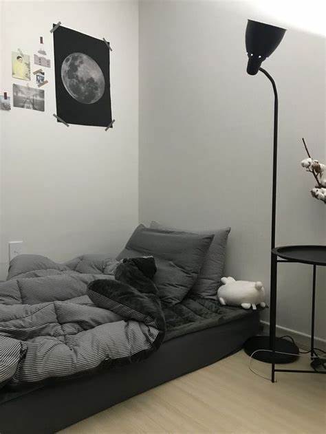 kamar tema monokrom 