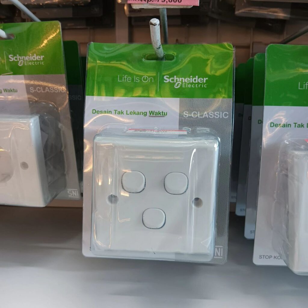 saklar clipsal 