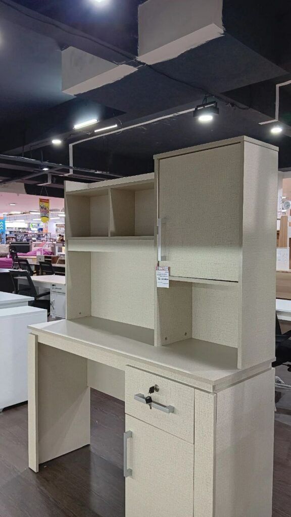 Meja Belajar Modern