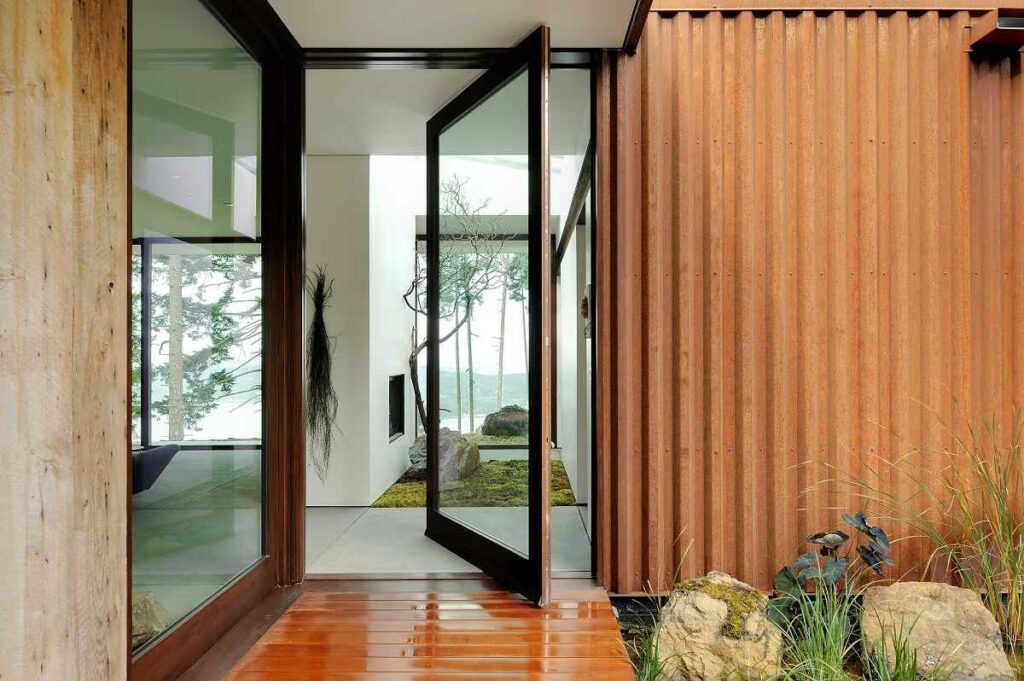 pintu pivot
