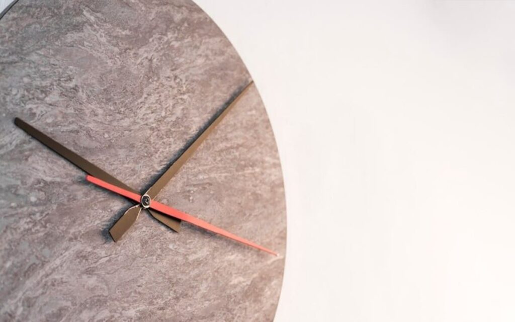 jam dinding modern 