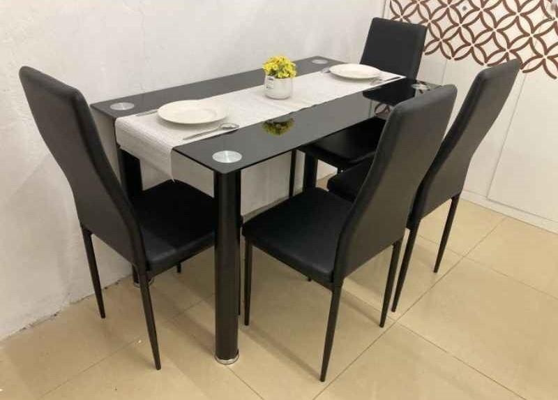 meja makan kaca 