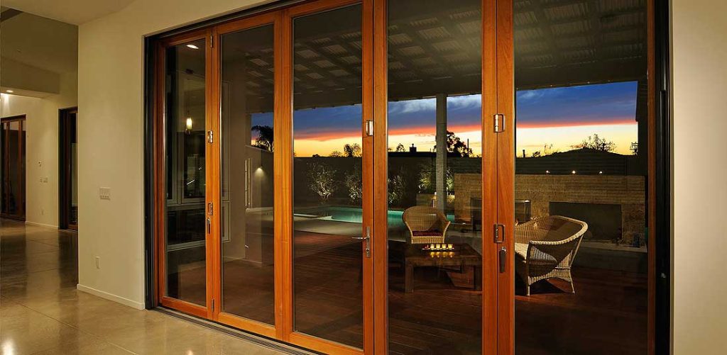 pintu aluminium 2 pintu motif kayu