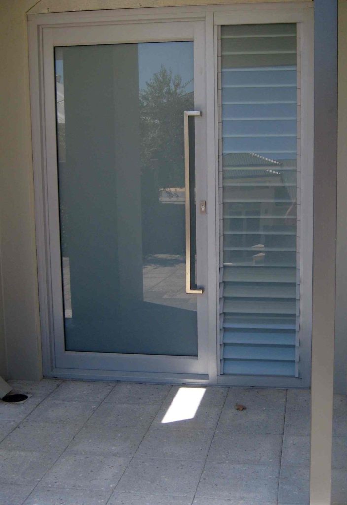 pintu aluminium model kaca es